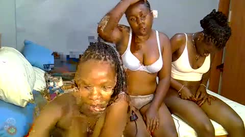 Snapshot of sexy_avril1 chatting on 03-09-25, 11:14 sexy_avril1 online show from 03-09-25, 11:14