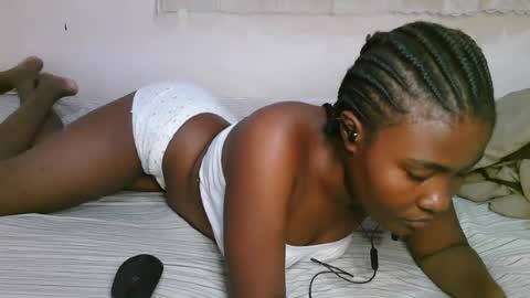 Snapshot of sexy_banice chatting on 07-14-26, 06:18 sexy_banice online show from 07-14-26, 06:18
