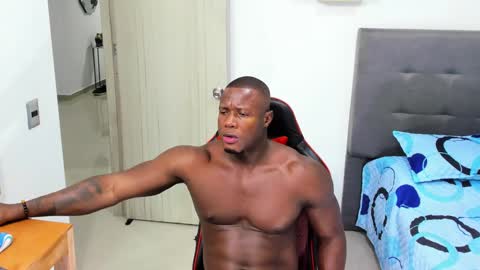 Snapshot of sexy_blackman chatting on 02-27-25, 06:07 sexy blackman online show from 02-27-25, 06:07