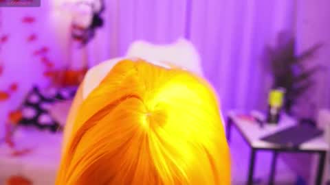 Lina online show from 10-22-25, 11:48