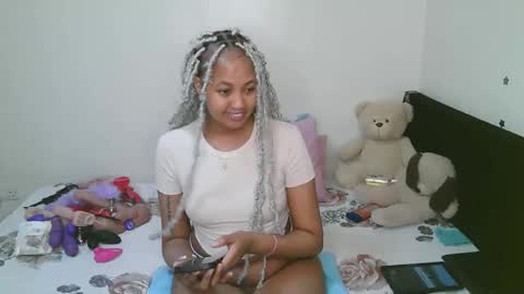 sexy_bluegirl online show from 05-11-26, 02:17