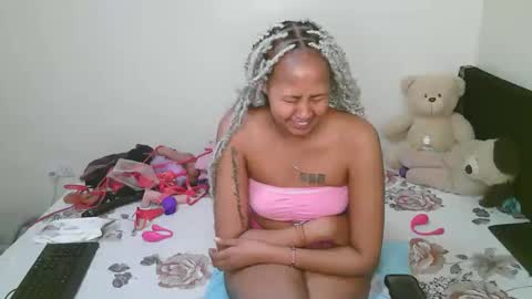 sexy_bluegirl online show from 05-13-26, 06:22