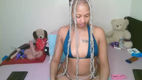 sexy_bluegirl online show from 06-18-26, 01:28