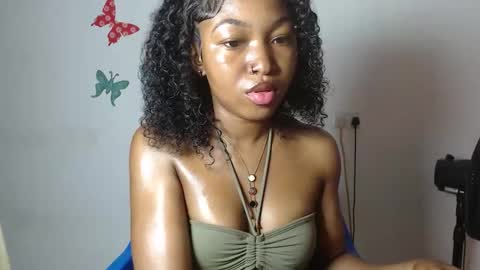 Snapshot of sexy_bluey247 chatting on 11-28-25, 08:17 sexy_bluey247 online show from 11-28-25, 08:17