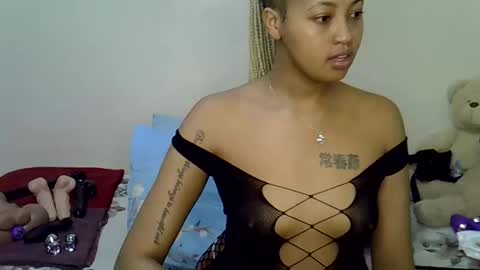 sexy_bubbie01 online show from 05-02-26, 07:35