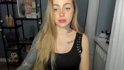 C o r a l i e online show from 12-01-24, 04:51