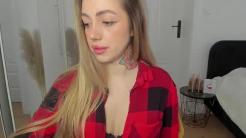 C o r a l i e online show from 01-31-25, 08:54