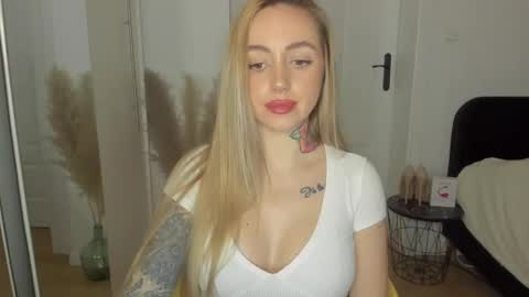 C o r a l i e online show from 02-27-25, 07:15