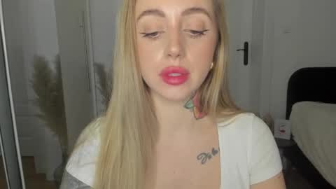 C o r a l i e online show from 03-11-25, 06:30