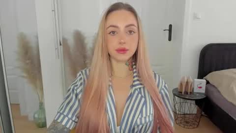 C o r a l i e online show from 09-10-25, 06:46