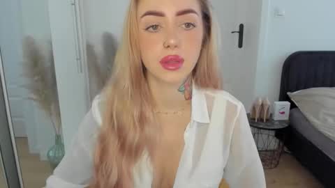 C o r a l i e online show from 09-12-25, 06:46