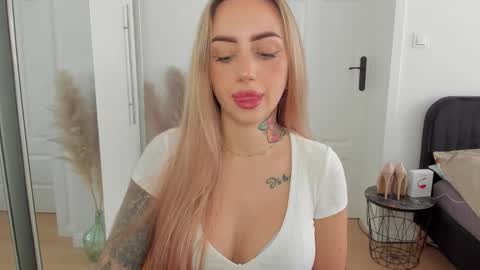 C o r a l i e online show from 09-13-25, 07:30