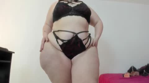 Snapshot of sexy_curvi chatting on 12-04-24, 08:07 karla instagram online show from 12-04-24, 08:07