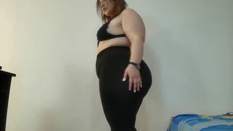 Snapshot of sexy_curvi chatting on 12-15-24, 11:09 karla instagram online show from 12-15-24, 11:09