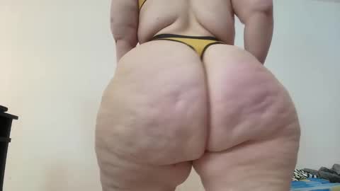 Snapshot of sexy_curvi chatting on 12-19-24, 04:57 karla instagram online show from 12-19-24, 04:57