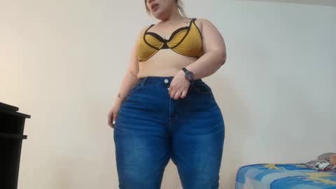 Snapshot of sexy_curvi chatting on 12-19-24, 11:03 karla instagram online show from 12-19-24, 11:03