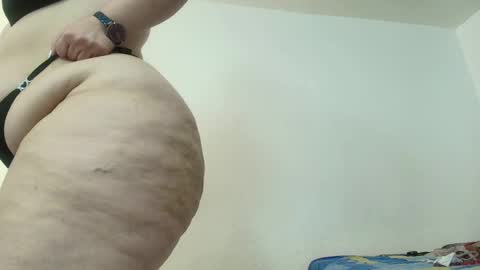 Snapshot of sexy_curvi chatting on 12-20-24, 04:46 karla instagram online show from 12-20-24, 04:46