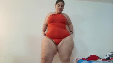 Snapshot of sexy_curvi chatting on 12-23-24, 04:39 karla instagram online show from 12-23-24, 04:39