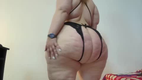Snapshot of sexy_curvi chatting on 12-25-24, 06:09 karla instagram online show from 12-25-24, 06:09