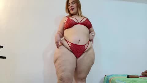 Snapshot of sexy_curvi chatting on 02-17-25, 03:09 karla instagram online show from 02-17-25, 03:09