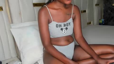 Snapshot of sexy_cutejoy chatting on 12-27-24, 07:40 Joy online show from 12-27-24, 07:40