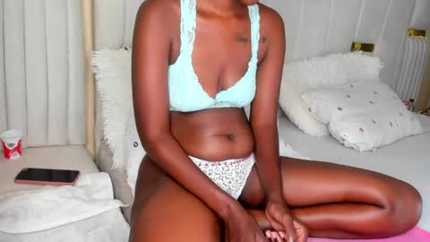 Snapshot of sexy_cutejoy chatting on 01-10-25, 12:47 Joy online show from 01-10-25, 12:47