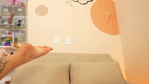 Snapshot of sexy_cutiie chatting on 06-22-26, 05:10 Carol online show from 06-22-26, 05:10