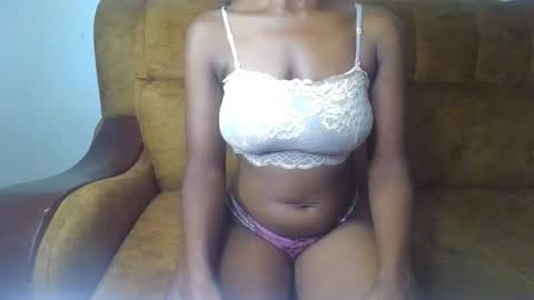 Snapshot of sexy_ellahh chatting on 04-20-26, 12:41 Ellahh online show from 04-20-26, 12:41