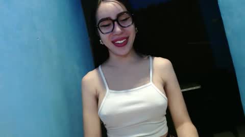 sexy_emily92 online show from 02-24-26, 11:41