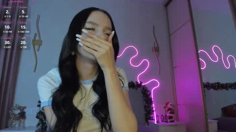 Snapshot of sexy_flora chatting on 01-17-25, 06:47 Flora online show from 01-17-25, 06:47