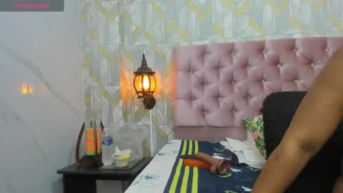 lina online show from 02-19-25, 11:57