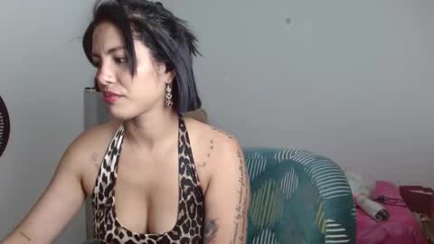 Snapshot of sexy_lia_latina chatting on 03-09-26, 02:26 Celeste online show from 03-09-26, 02:26