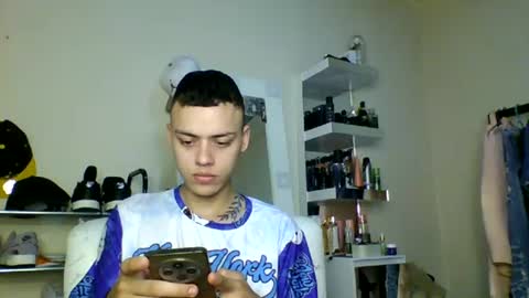 Snapshot of sexy_liam0 chatting on 06-20-26, 02:58 sexy_liam0 online show from 06-20-26, 02:58