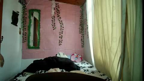 sexy lolas online show from 02-21-26, 09:49