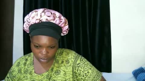 Snapshot of sexy_loloh chatting on 01-17-26, 08:01 Loloh online show from 01-17-26, 08:01