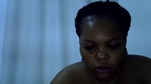Loloh online show from 06-17-26, 03:42