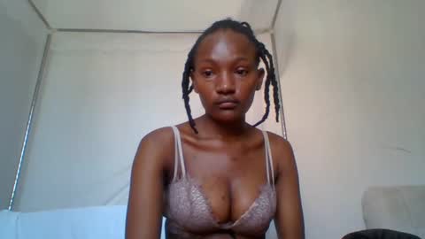 sexy_lucy012 online show from 01-22-25, 11:12