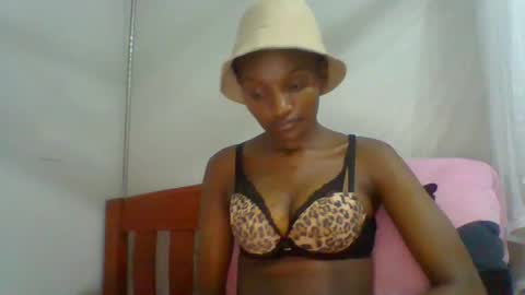 sexy_lucy012 online show from 02-02-25, 09:56