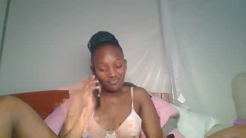 sexy_lucy012 online show from 02-08-25, 07:59