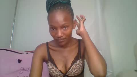 sexy_lucy012 online show from 02-11-25, 10:48