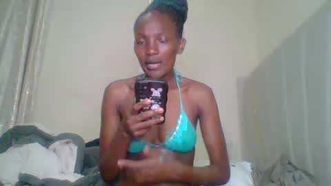 sexy_lucy012 online show from 03-06-25, 07:54
