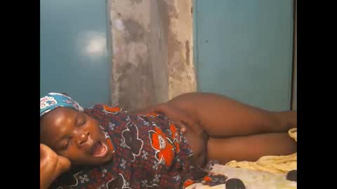 sexy_lunah online show from 12-14-25, 07:51