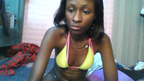 sexy_lyn852 online show from 11-04-25, 10:09