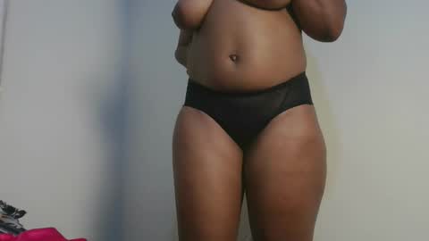 sexy_lyna online show from 12-19-25, 09:27