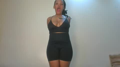 sexy_lyna online show from 05-04-26, 08:38