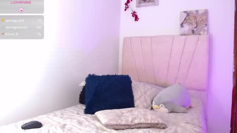 Snapshot of sexy_men350 chatting on 01-28-25, 10:02 Emily online show from 01-28-25, 10:02