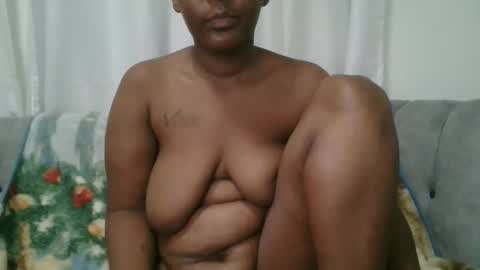 Snapshot of sexy_milk_slut chatting on 10-29-25, 10:11 milky online show from 10-29-25, 10:11