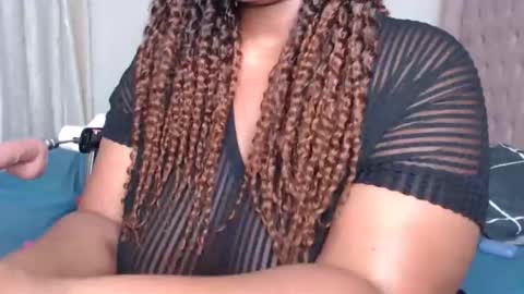 Snapshot of sexy_mistress5 chatting on 11-18-25, 11:26 sexy online show from 11-18-25, 11:26