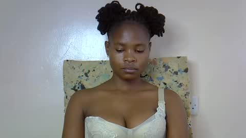 Molyne online show from 03-24-26, 02:05