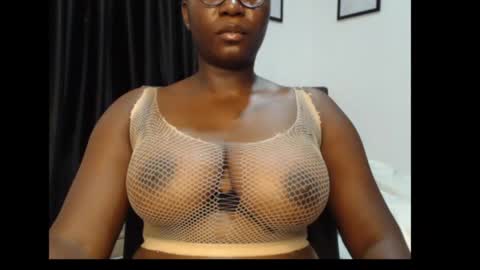 Snapshot of sexy_pearl12 chatting on 07-04-26, 07:25 zoe online show from 07-04-26, 07:25